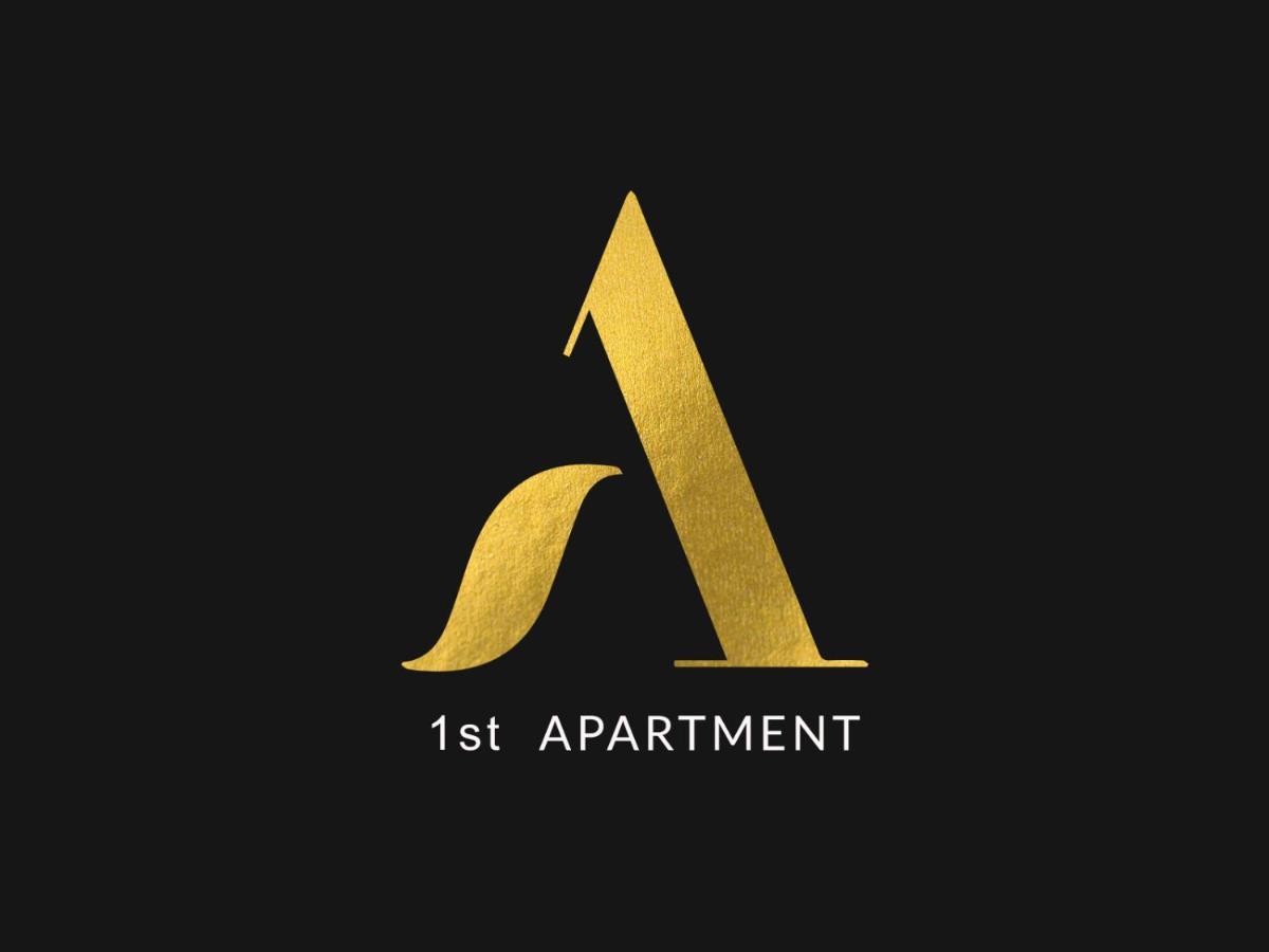 1St Apartment Nehoiu Exterior photo